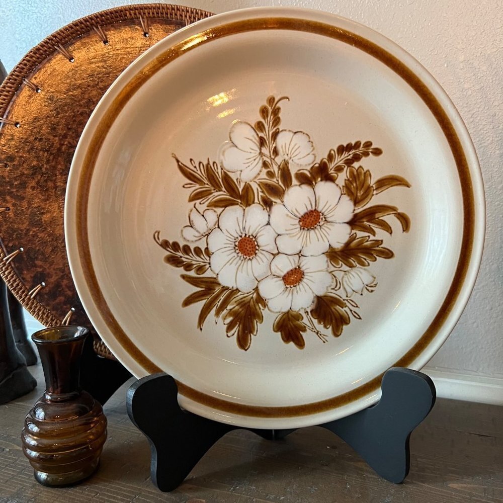 MCM Stoneware Mountain Wood Collection Dried Flowers Plate